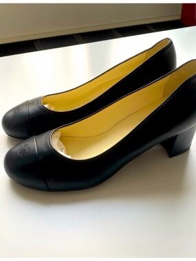 CHANEL Black Leather Low Block Heel Pumps